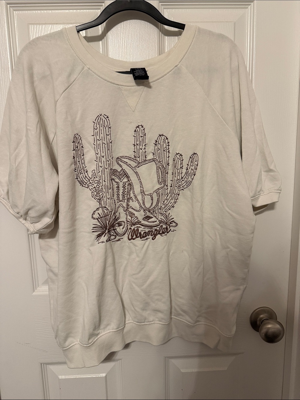 Wrangler Cream Sweatshirt with Brown Cactus & Saddle Graphic
